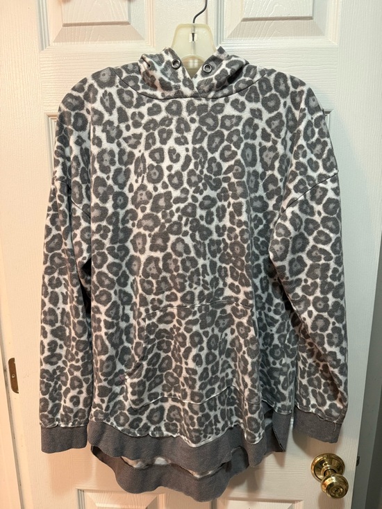 Maurices Tops - Maurice’s Gray and White Leopard Print Hoodie SUPER soft and cozy size Large